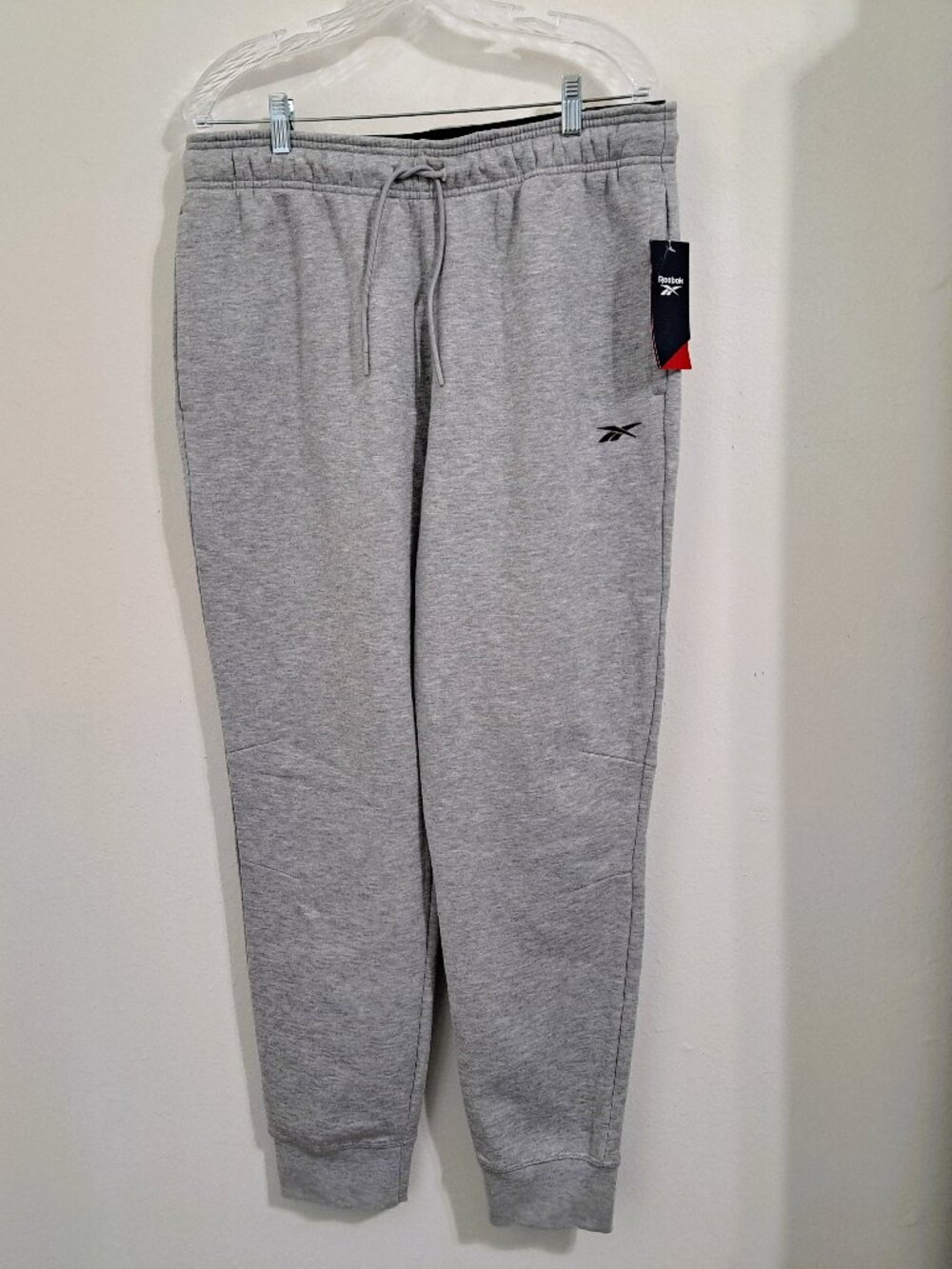 Reebok Men's Slim Athletic Jogger Size L Gray Color NWT